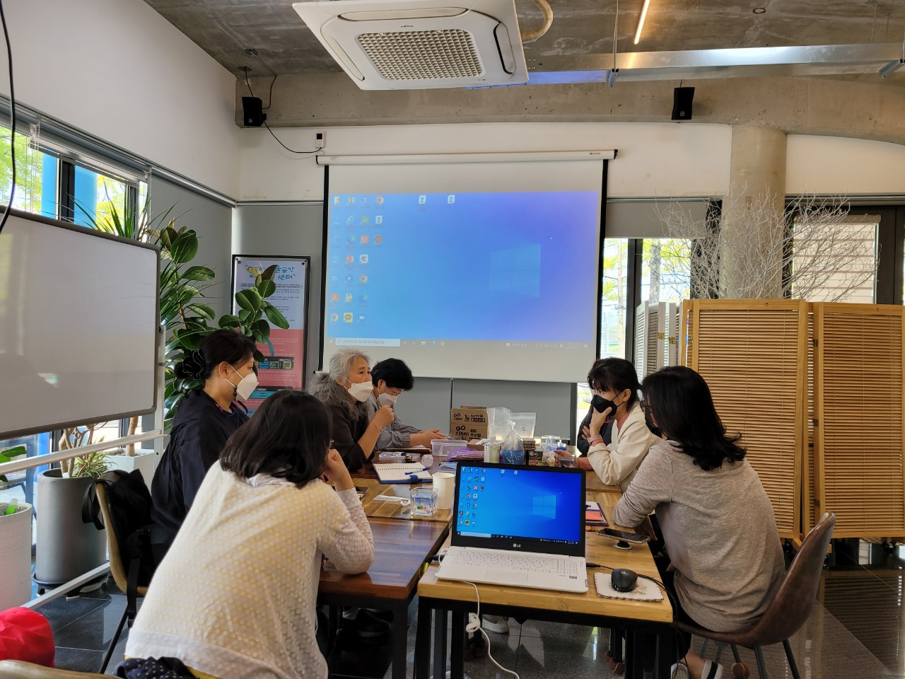 BandPhoto_2022_06_13_15_48_39.jpg 이미지