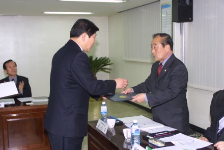 사회단체보조금 지원 심의위원회 의 사진