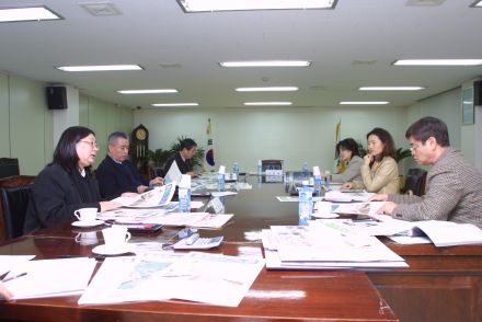 소식지 공모전 심사 의 사진