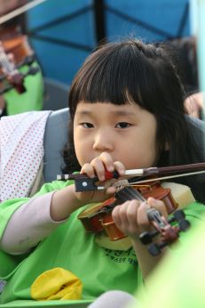 2012 금천 하모니 벚꽃축제(하모니오케스트라 연주) 의 사진30