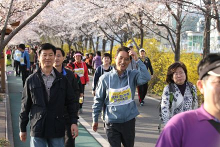 제10회 Happy walking 금천한가족 건강걷기대회(벚꽃축제) 의 사진51