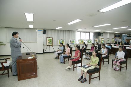 환경보존그림그리기대회 시상식 의 사진