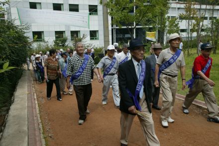 노인걷기대회 의 사진