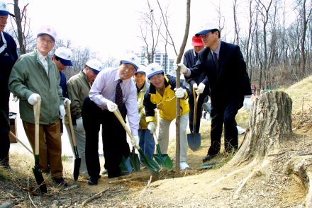 제58회 식목일 행사 의 사진4