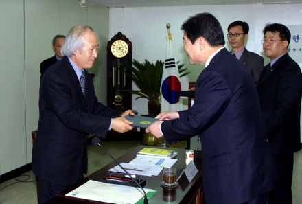 금천구 재건축 안전진단 평가단위원 위촉장 수여 의 사진