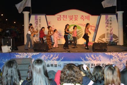 벚꽃축제 (주민마당) 의 사진3