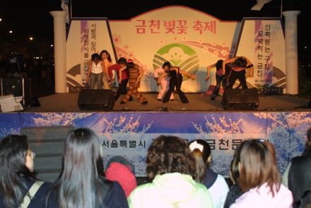 벚꽃축제 (주민마당) 의 사진4