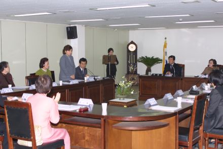 여성단체 연합회 회의 의 사진