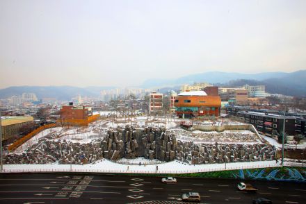 눈 쌓인 금천 폭포공원 의 사진1