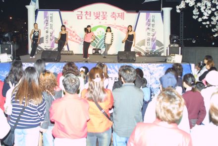 벚꽃축제 (주민마당) 의 사진65