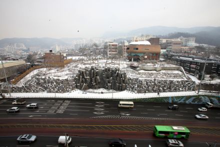 눈 쌓인 금천 폭포공원 의 사진9