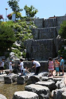 삼성산 시민공원에서 여름을 즐기는 아이들 의 사진17