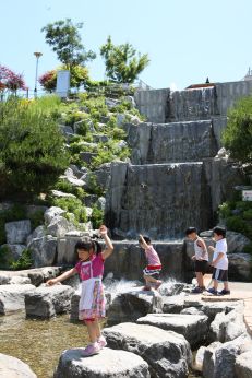 삼성산 시민공원에서 여름을 즐기는 아이들 의 사진20