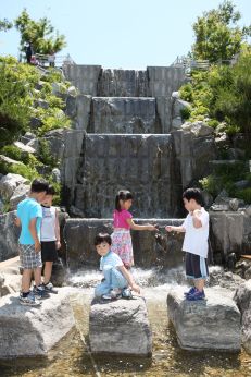 삼성산 시민공원에서 여름을 즐기는 아이들 의 사진21