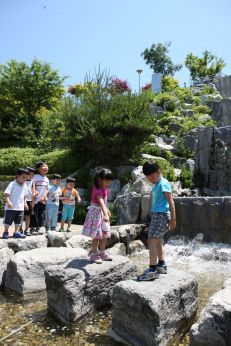 삼성산 시민공원에서 여름을 즐기는 아이들 의 사진65