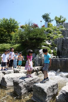 삼성산 시민공원에서 여름을 즐기는 아이들 의 사진66