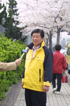 벚꽃십리길 구민걷기대회 의 사진90