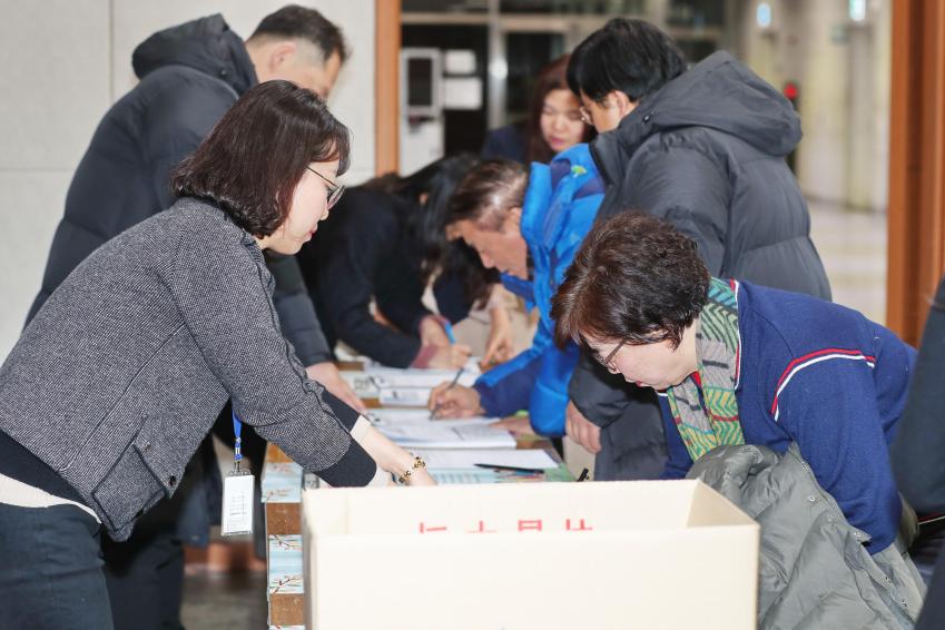 금천구 대표축제 {금천하모니벚꽃축제}발전방향 모색을 위한 주민공청회 의 사진2