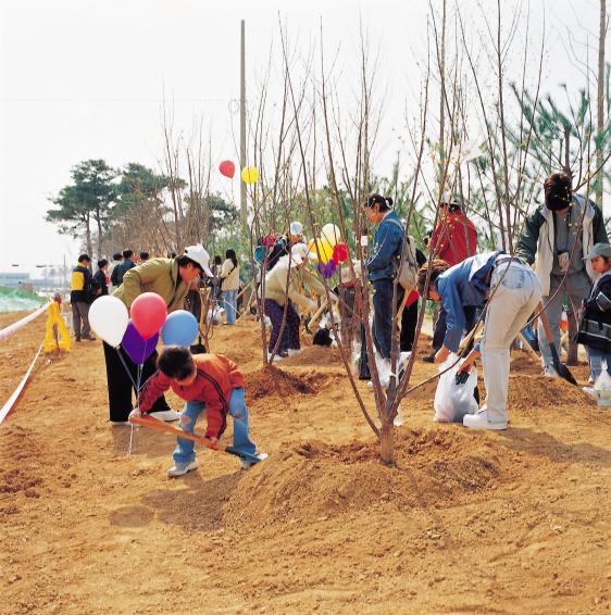 2002 식목일 행사 의 사진