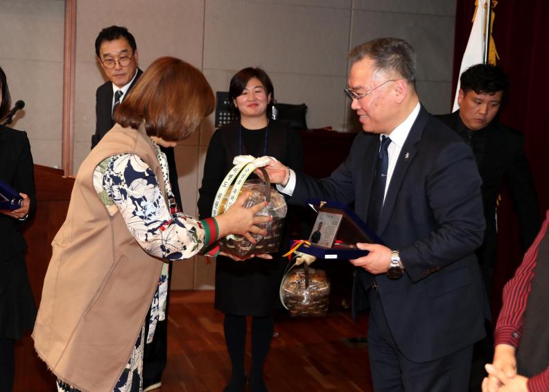 서울농아인협회 금천구지회 15주년 기념식 의 사진27