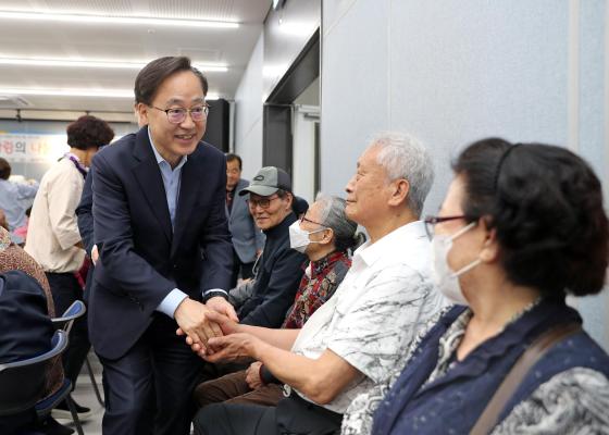 시흥5동 더큰사랑 가족 봉사대 어버이날 사랑의 나눔 밥상 의 사진7