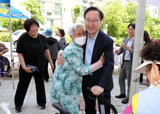 금천한내어르신복지센터 '도심 속 마을장터' 의 사진6