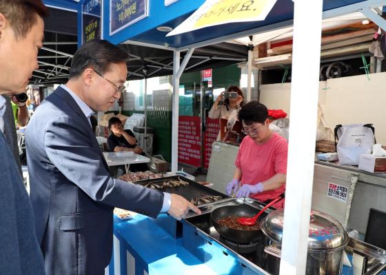 비단길현대시장 '야시장 운영과 고객사은 대축제' 의 사진7