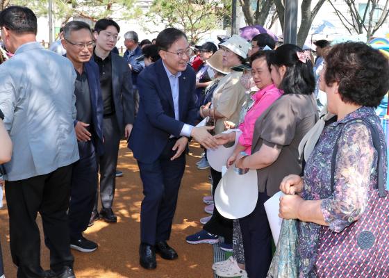 독산2동 마을공원 및 공영주차장 준공식 의 사진6