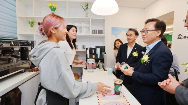 금천구청소년상담복지센터 이전 개소식 의 사진44