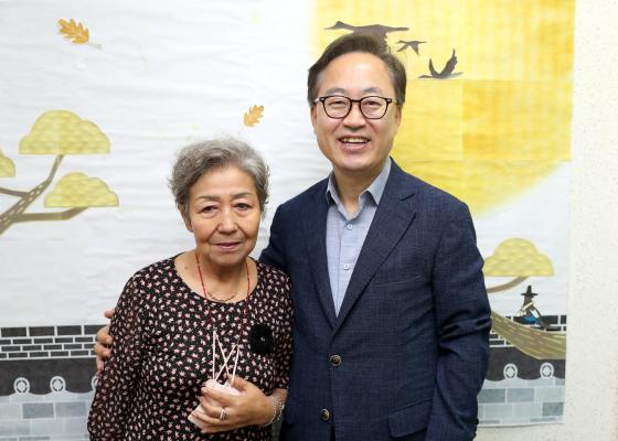 금천한내어르신복지센터 추석 특식 행사 의 사진7