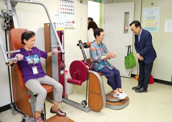 금천노인종합복지관 추석맞이 특식제공 행사 의 사진9