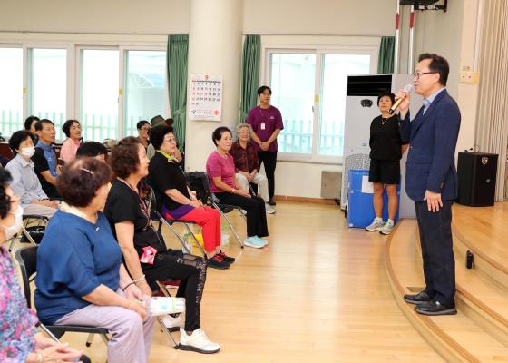 금천노인종합복지관 추석맞이 특식제공 행사 의 사진15