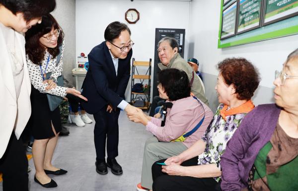 금천호암노인종합복지관 노인의 날 행사 의 사진38