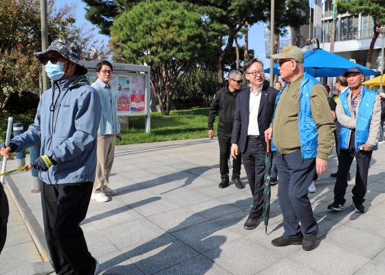 시각장애인협회 금천지회 걷기행사 의 사진1
