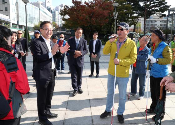 시각장애인협회 금천지회 걷기행사 의 사진9
