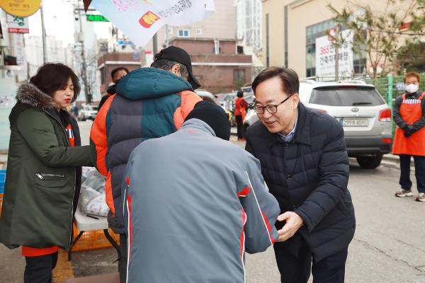 사랑나눔봉사단 한마음회 저소득 어르신 도시락 지원 행사 의 사진22