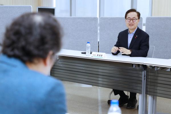 김을형(금천향기 편집위원) 금천미래장학회 장학금 기탁식 의 사진13