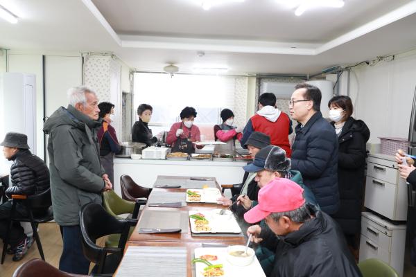 안수인밥퍼공동체 저소득 어르신 급식지원 현장 방문 의 사진9
