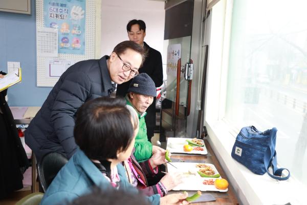 안수인밥퍼공동체 저소득 어르신 급식지원 현장 방문 의 사진14