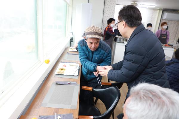 안수인밥퍼공동체 저소득 어르신 급식지원 현장 방문 의 사진16