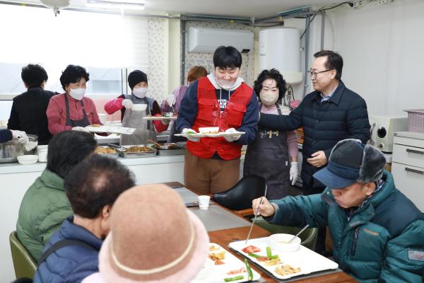 안수인밥퍼공동체 저소득 어르신 급식지원 현장 방문 의 사진23