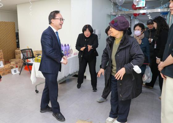 금천호암노인종합복지관 설맞이 행사 의 사진5