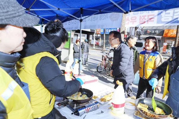 가산동 자원봉사캠프 사랑나눔 바자회 의 사진2