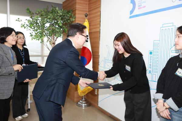 금천구 청년 행정인턴 임명장 수여식 의 사진3