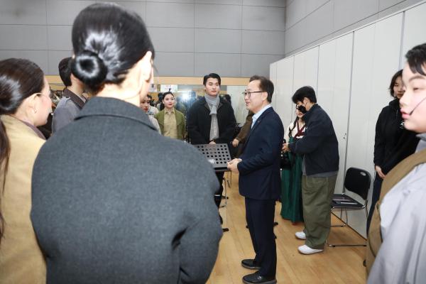 뮤지컬 영웅 출연진 격려 의 사진9