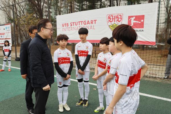 독일 슈투트가르트 유소년축구캠프 격려방문 의 사진19