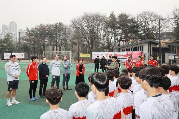독일 슈투트가르트 유소년축구캠프 격려방문 의 사진32