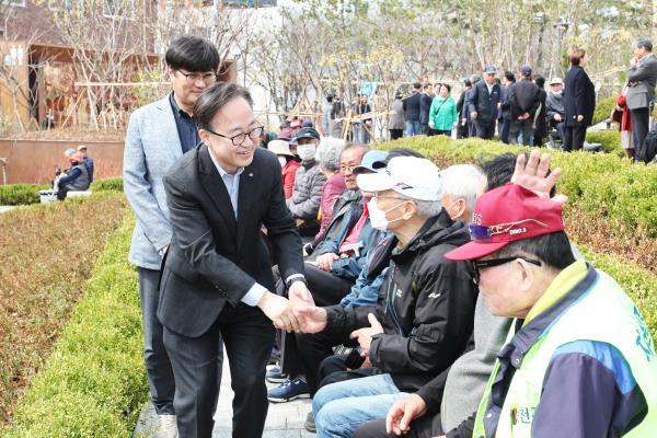 금빛공원 열린광장 조성 공사 준공식 의 사진15
