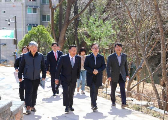 박미건강공원 준공식 및 제80회 식목일 나무심기 행사 의 사진5