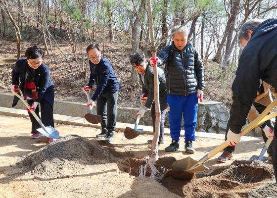박미건강공원 준공식 및 제80회 식목일 나무심기 행사 의 사진50